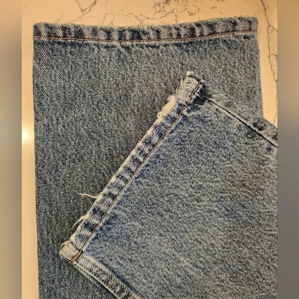NWT || TOPSHOP || Dad denim, mid rise, baggy, loose, distressed, size 2 - Picture 4 of 7
